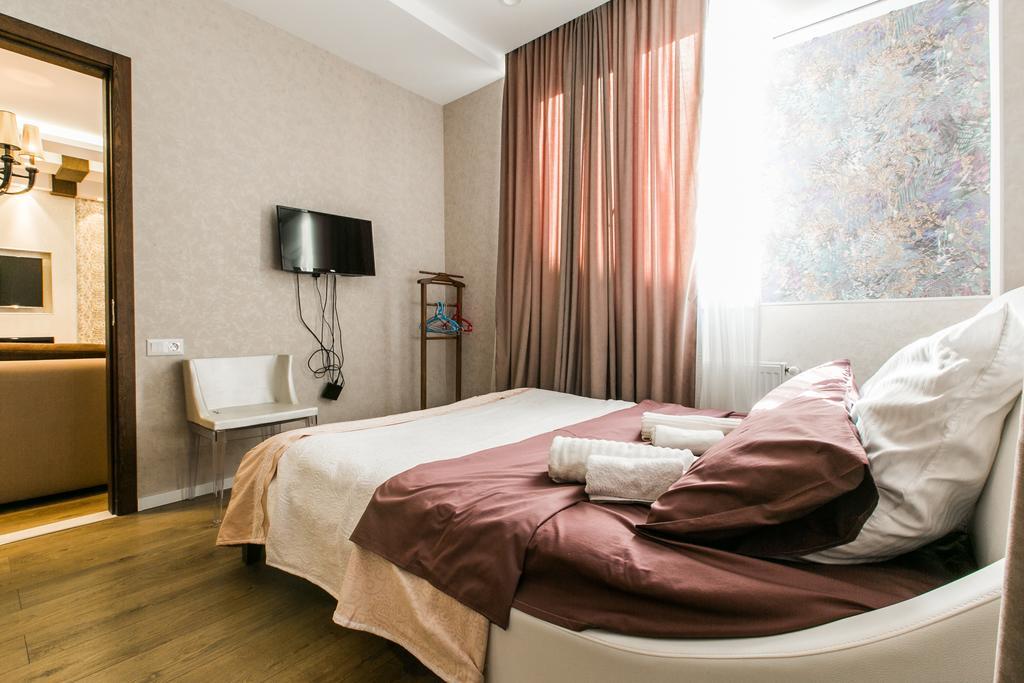 Sweet Home 3 At Freedom Square Tbilisi Bagian luar foto