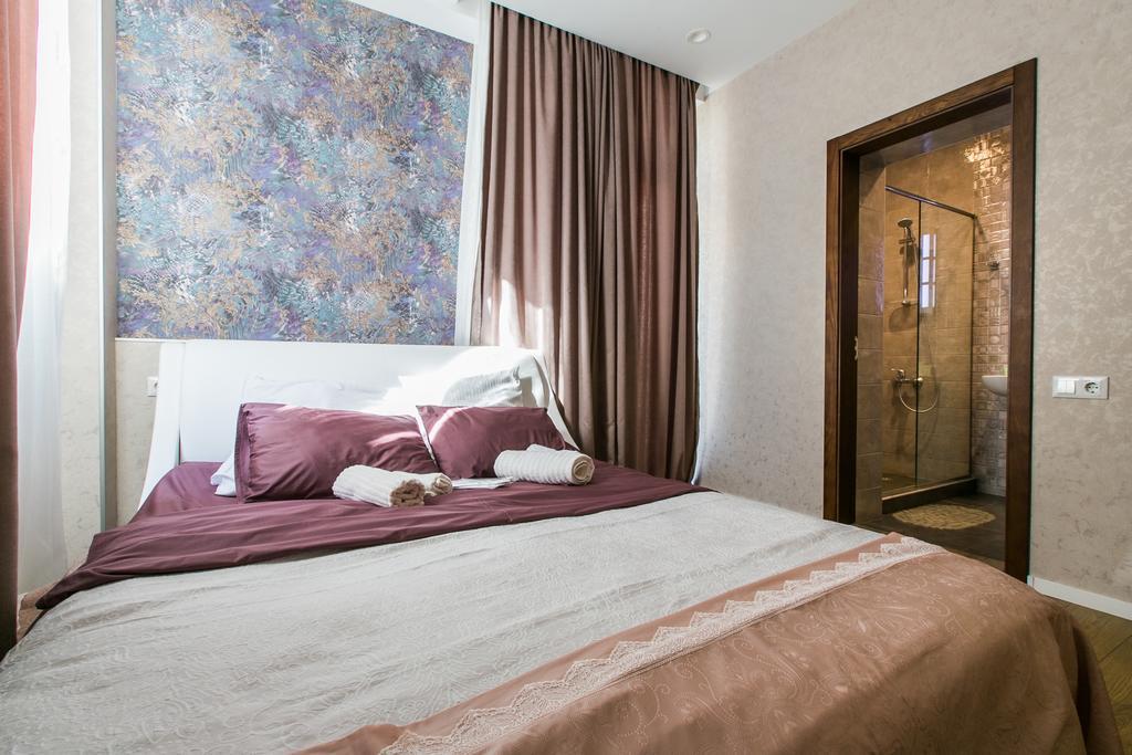 Sweet Home 3 At Freedom Square Tbilisi Bagian luar foto