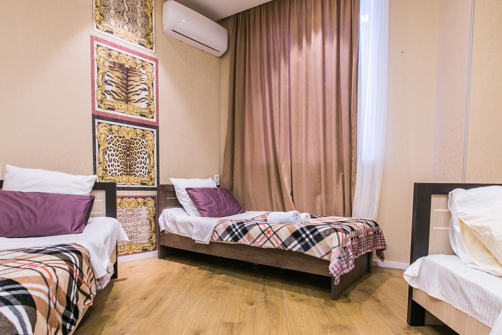 Sweet Home 3 At Freedom Square Tbilisi Bagian luar foto